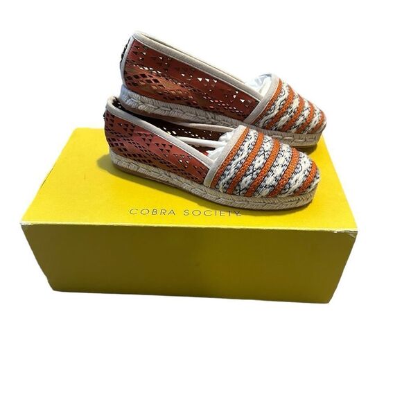 Women's Cobra Society Molly Lazer Cut Tapestry Espadrille Flats Size 38 (8) NIB - Picture 2 of 12
